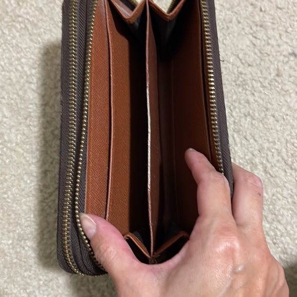 Wallet - Picture 7 of 8